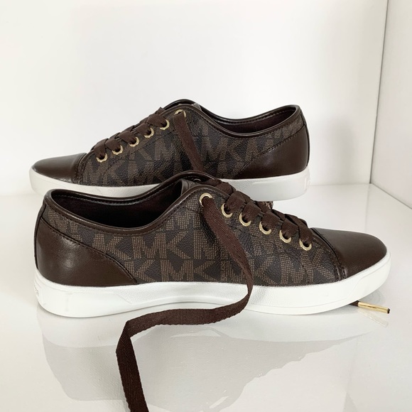 Michael Kors Signature Sneakers - Picture 5 of 13